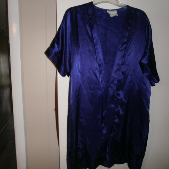 Women's Purple  Robe by Intimate Moments  Large with belt to match - Picture 1 of 1